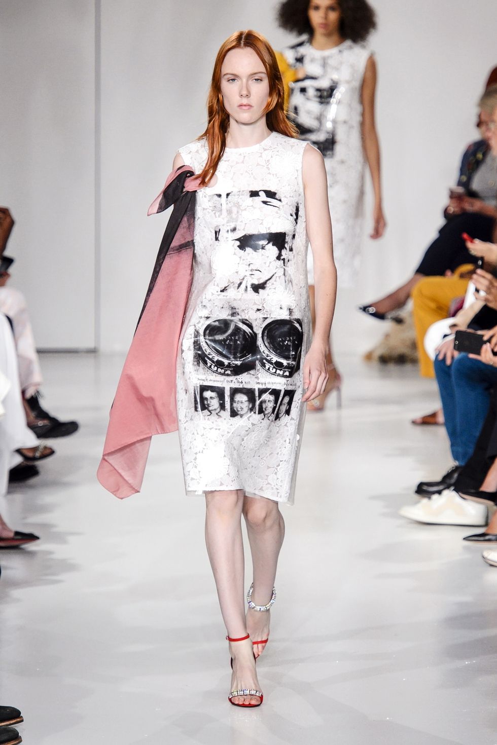 hbz nyfw ss2018 trends art prints 02 calvin klein rs18 1769 1509388479