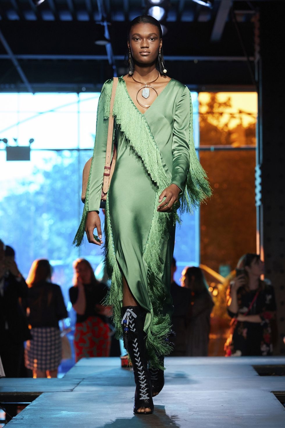 hbz nyfw ss2018 trends fringe 12 von furstenberg po rs18 0018 1509389666 hbz nyfw ss2018 trends fringe 12 von furstenberg po rs18 0018 1509389666