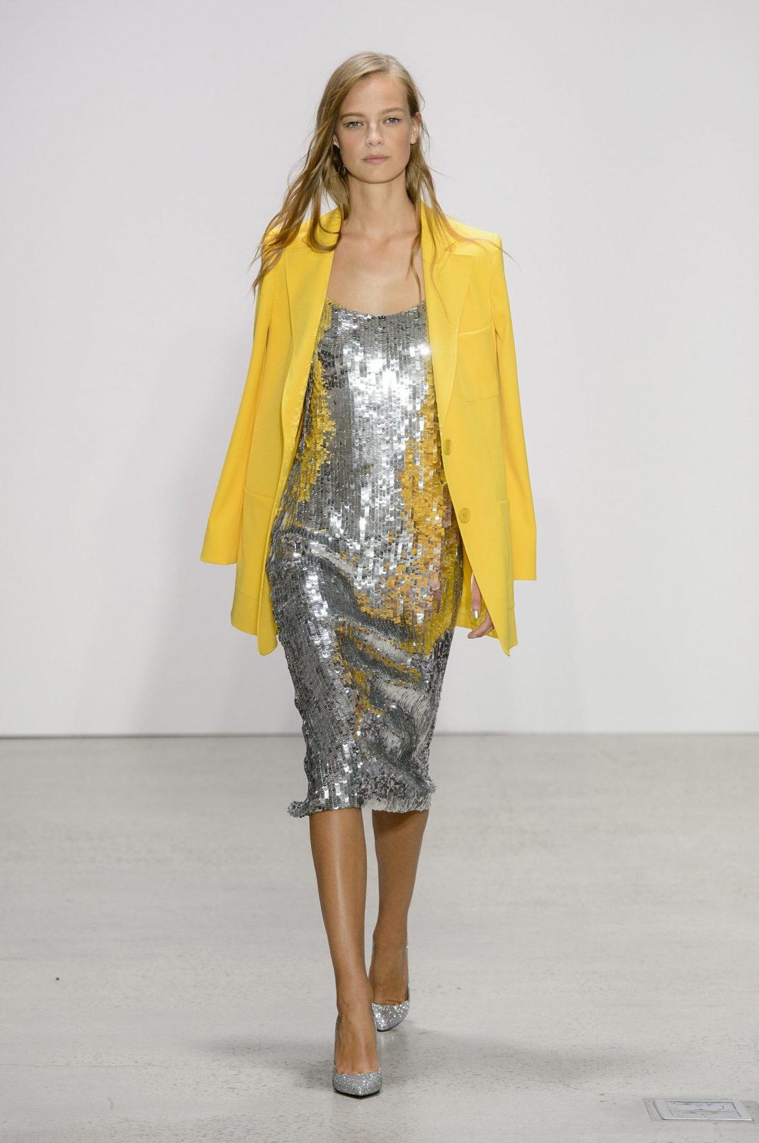 defile oscar de la renta printemps ete 2018 new york look 27