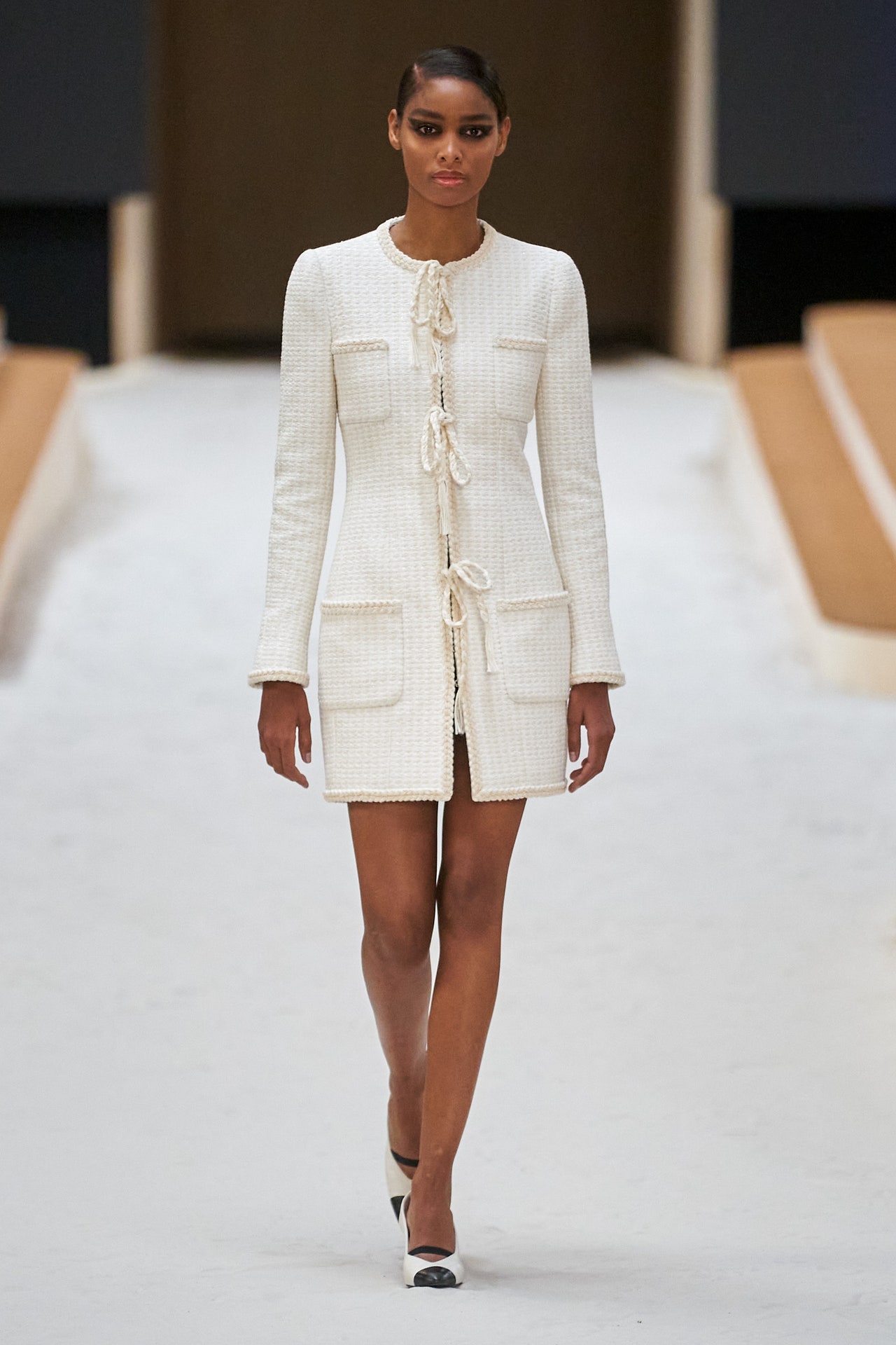 00008 Chanel Couture Spring 22 credit gorunway