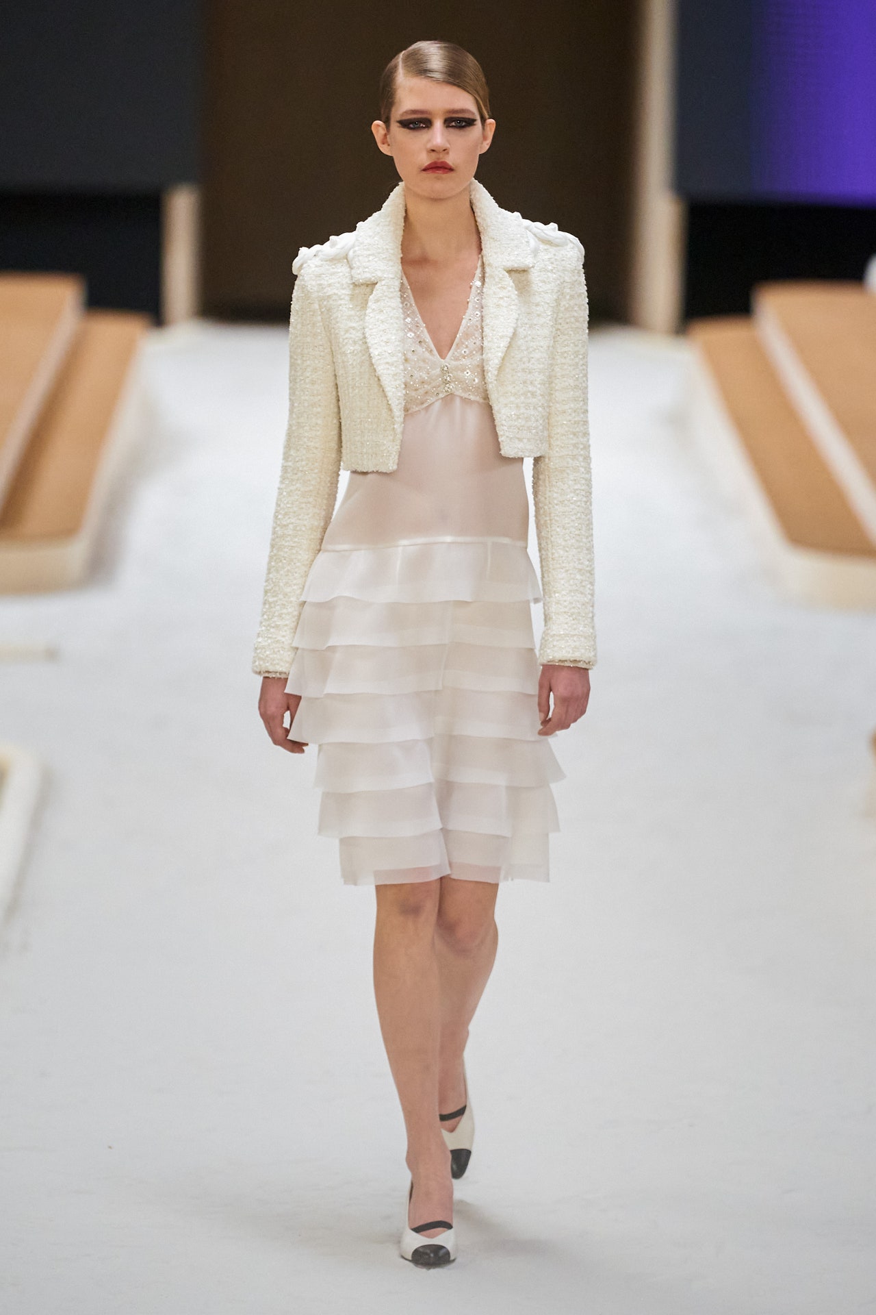 00027 Chanel Couture Spring 22 credit gorunway