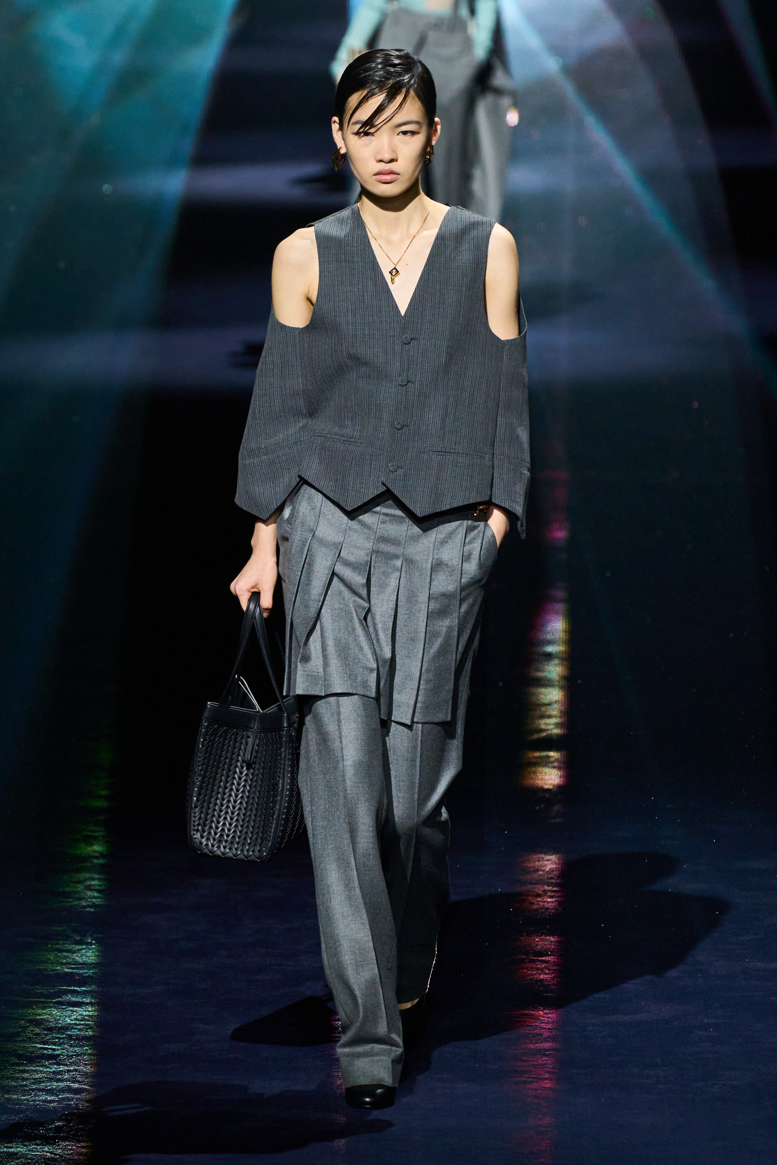 00006 fendi fall 2023 ready to wear credit gorunway