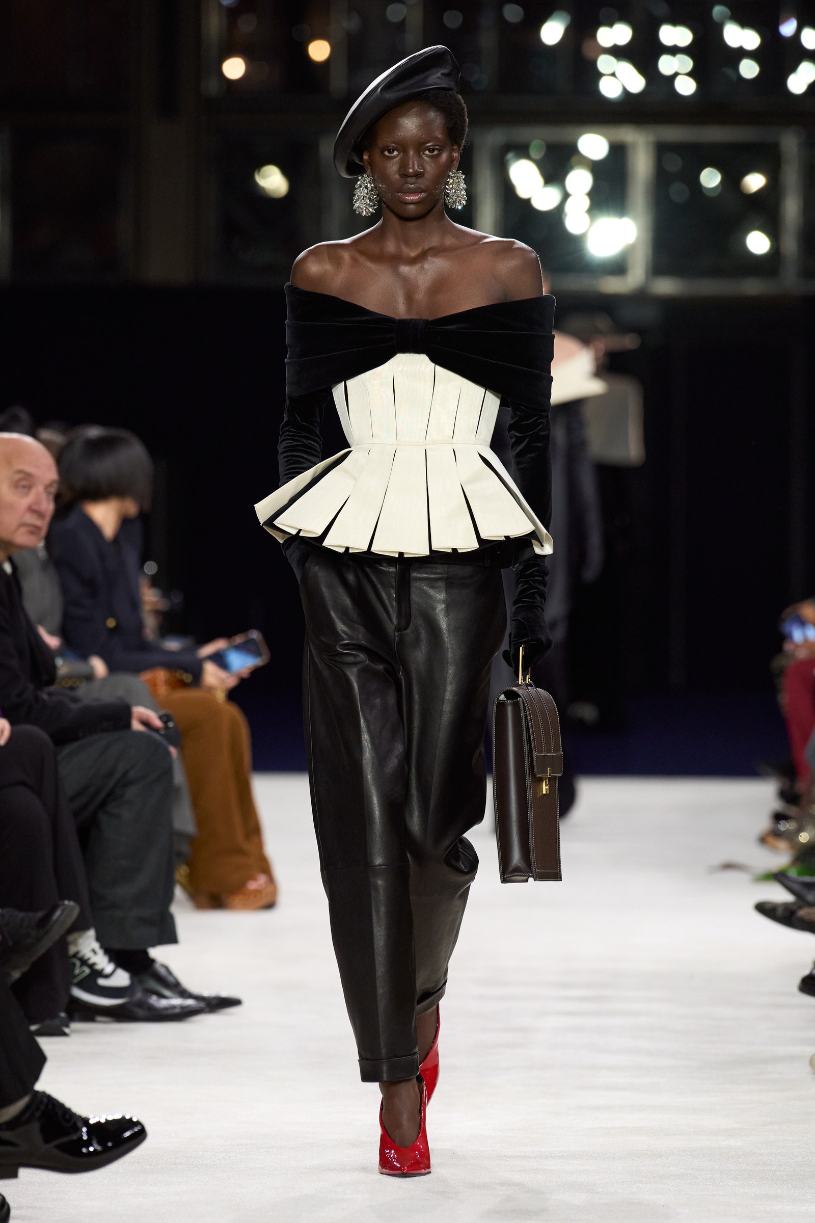 00007 balmain fall 2023 ready to wear credit gorunway