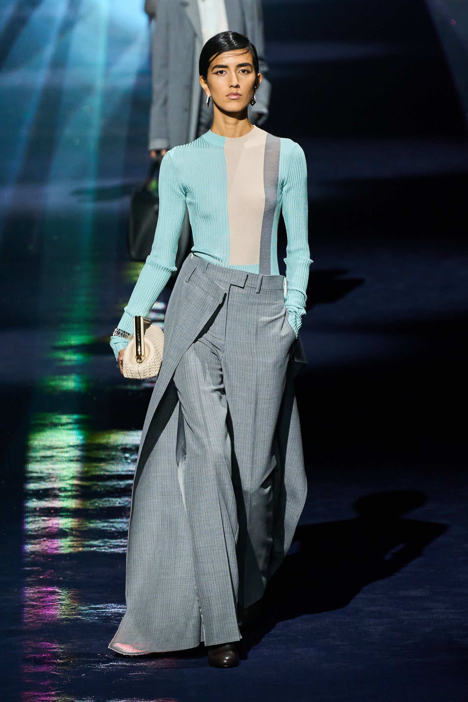 00007 fendi fall 2023 ready to wear credit gorunway