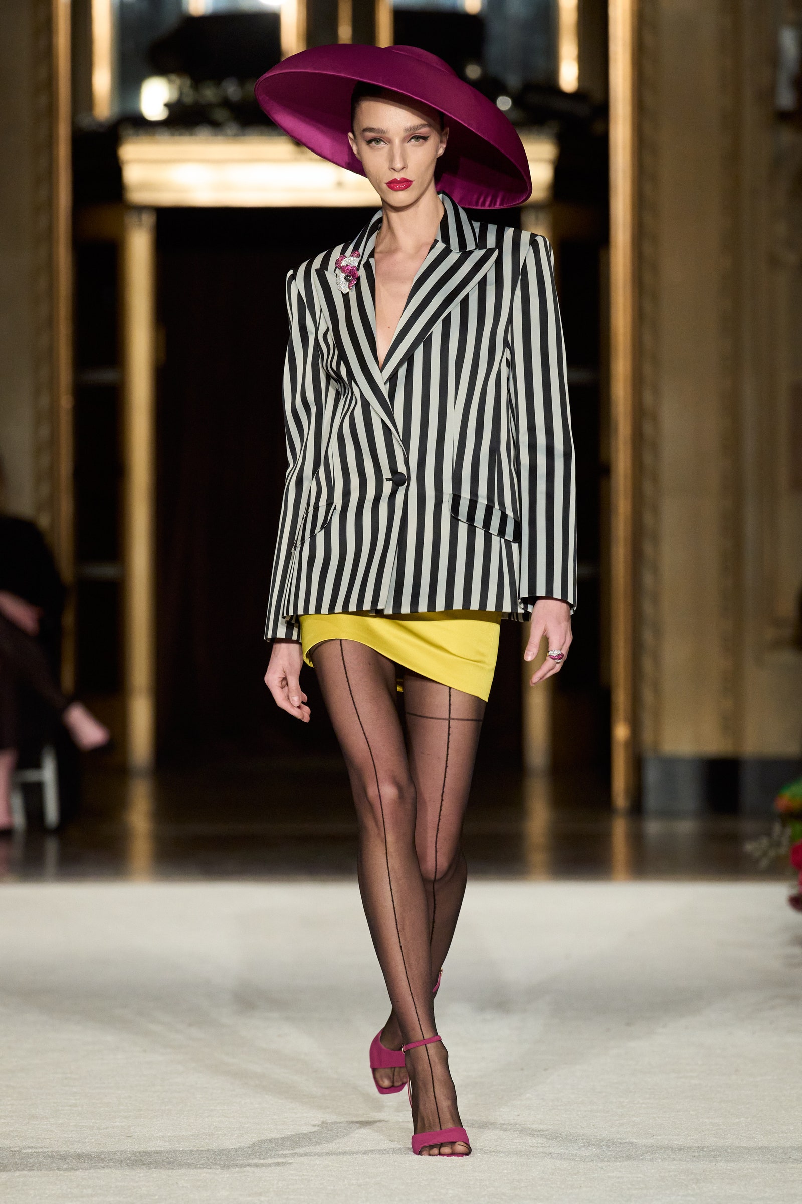 00018 christian siriano fall 2023 ready to wear credit gorunway